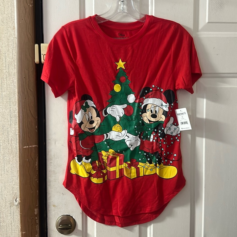 DISNEY MICKEY MOUSE CHRISTMAS TEE: RED: NEW WITH TAGS: JUNIORS XS (1)